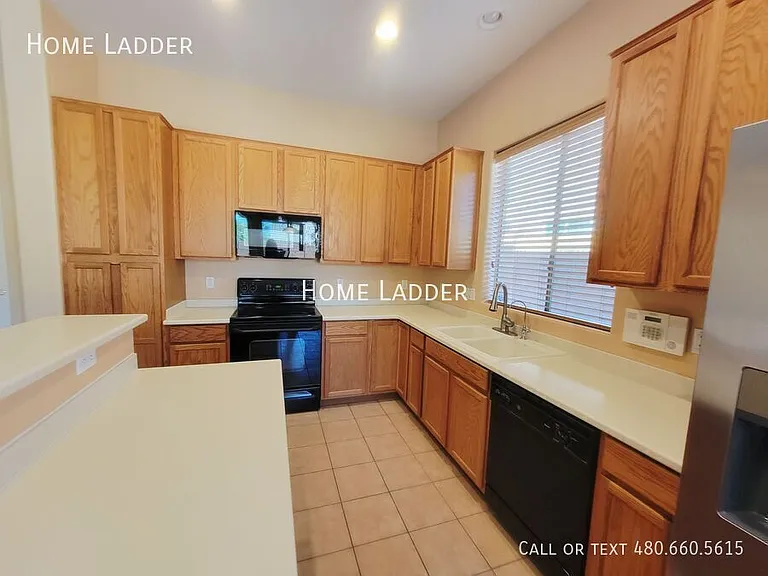 8348 W Andrea Dr — Photo 5
