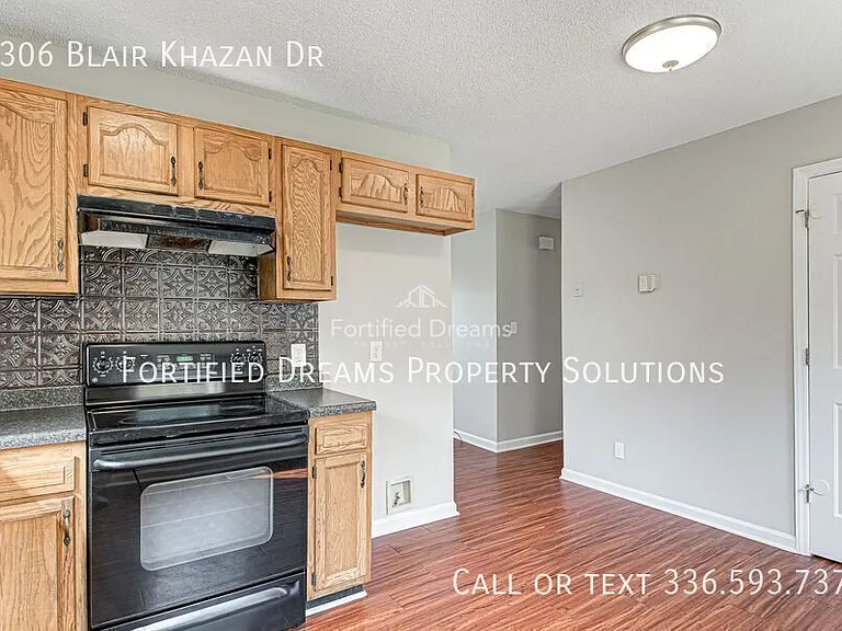 2306 Blair Khazan Dr — Photo 12