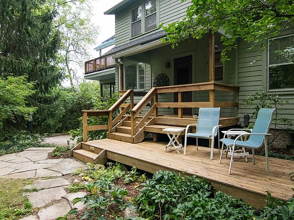 4th image of 331 Evergreen Pl