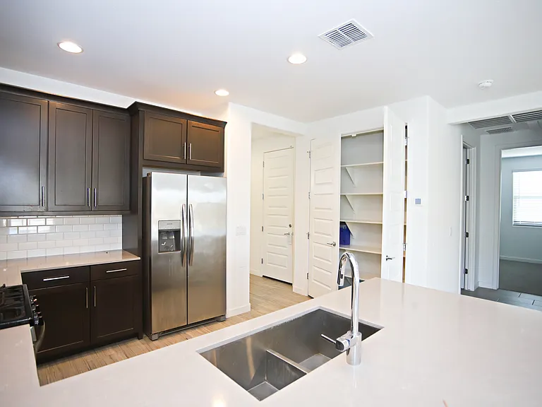 2250 E Kelly Dr — Photo 8
