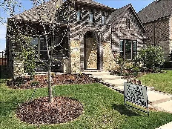 3 bed, 2.5 bath, 2575 sqft, $3,600 — Photo 3