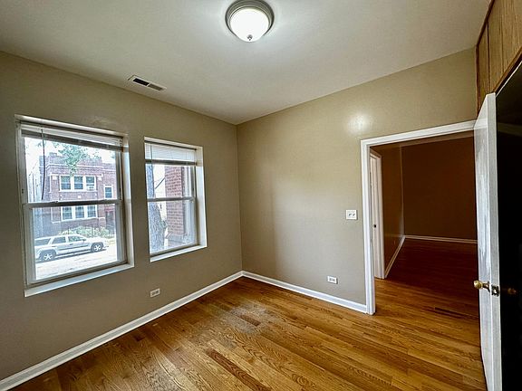 2nd image of 1528 N Avers Ave #1S