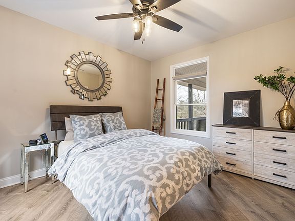 30th image of 442 Lakeview Cir