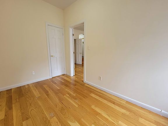 4th image of 163 E 36th St #4Q