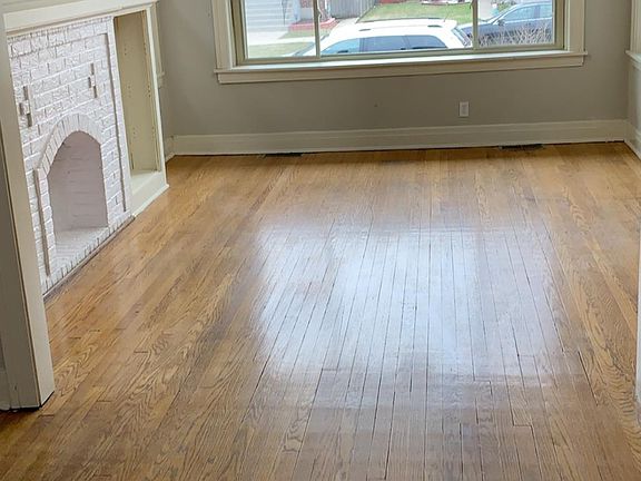 4th image of 3409 S Lombard Ave