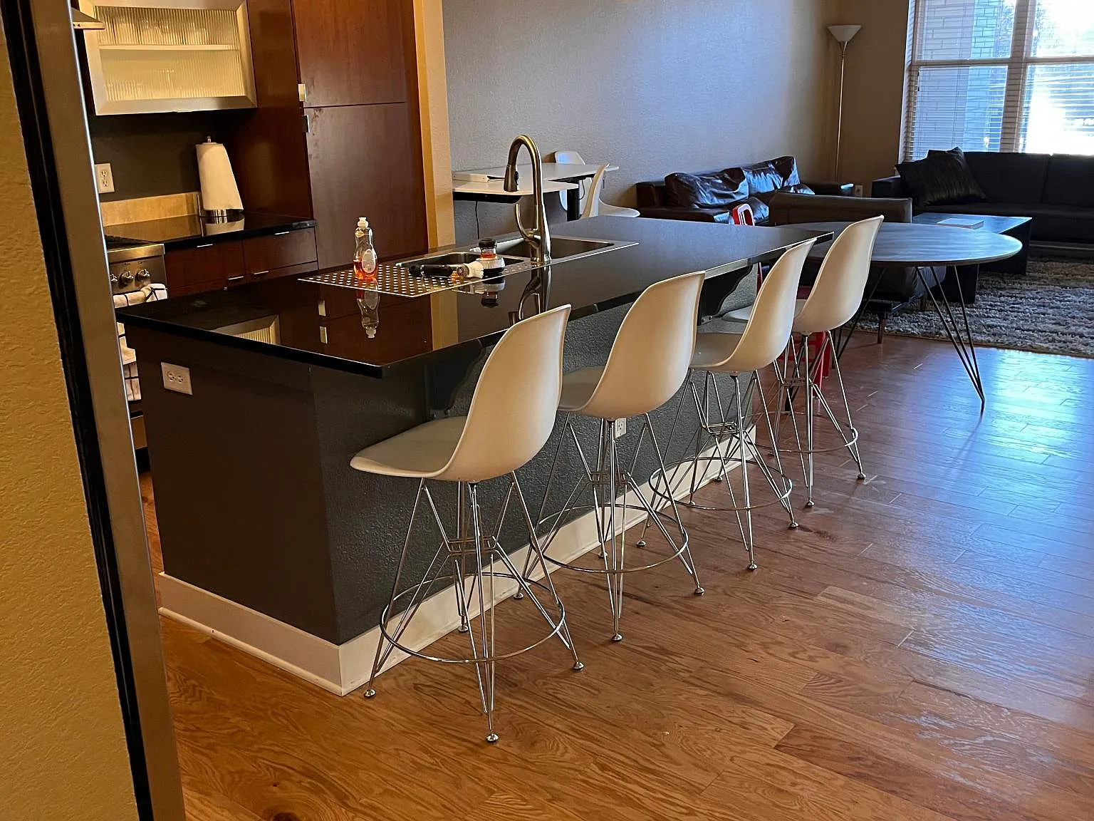 2 bed, 1074 sqft, $2,600 — Photo 4