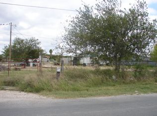 222 Dennis Dr, Del Rio, TX 78840