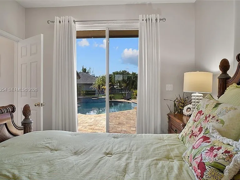6807 NW 66th Way — Photo 33