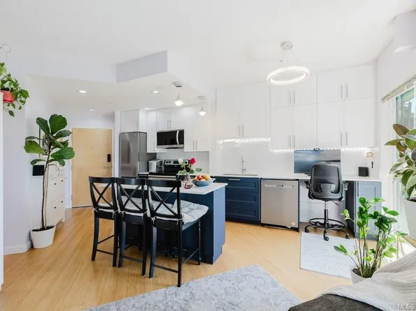 611 Brookside Rd #311, Colwood, BC V9C 0C3