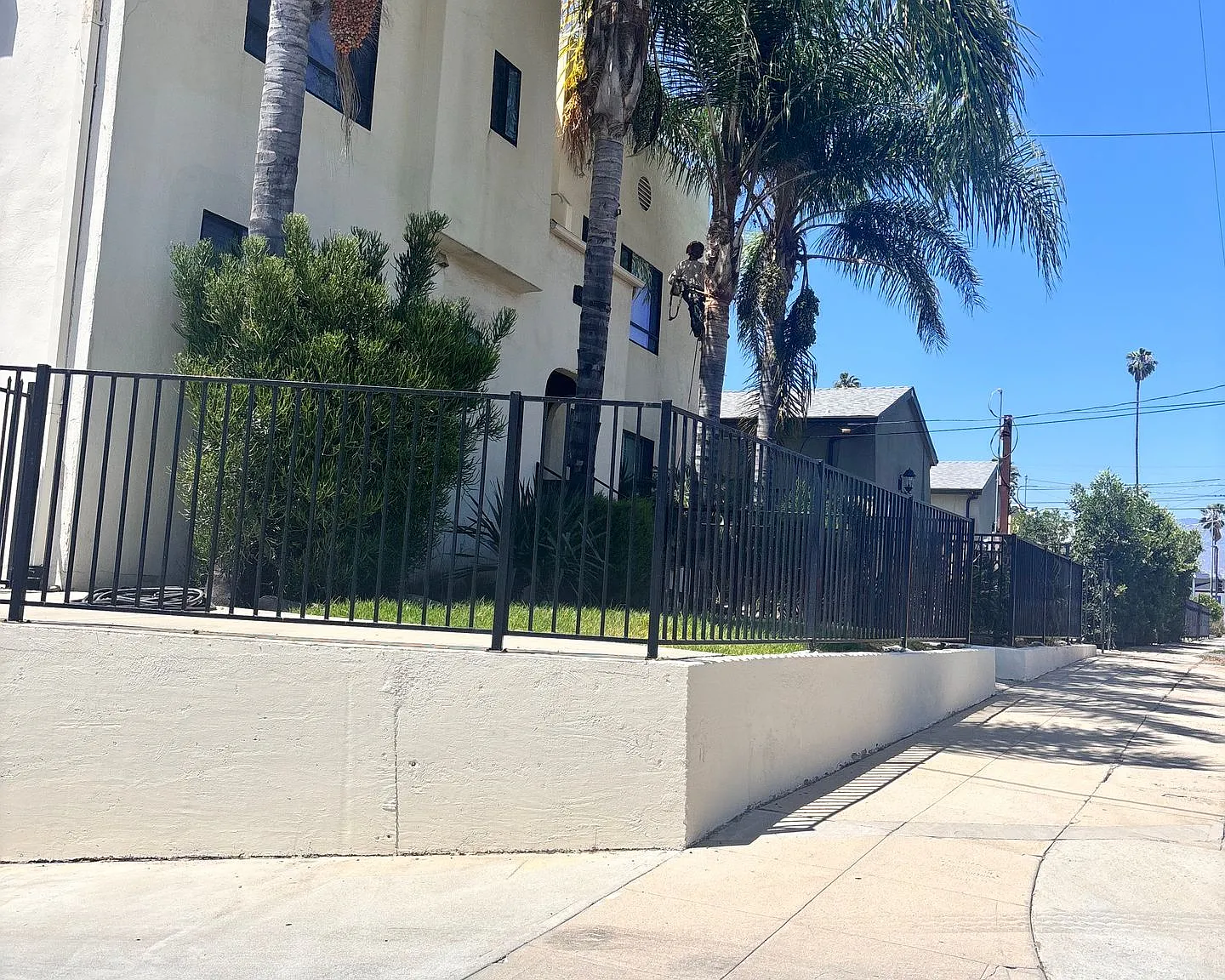 Ave 63 Apartments — Photo 1