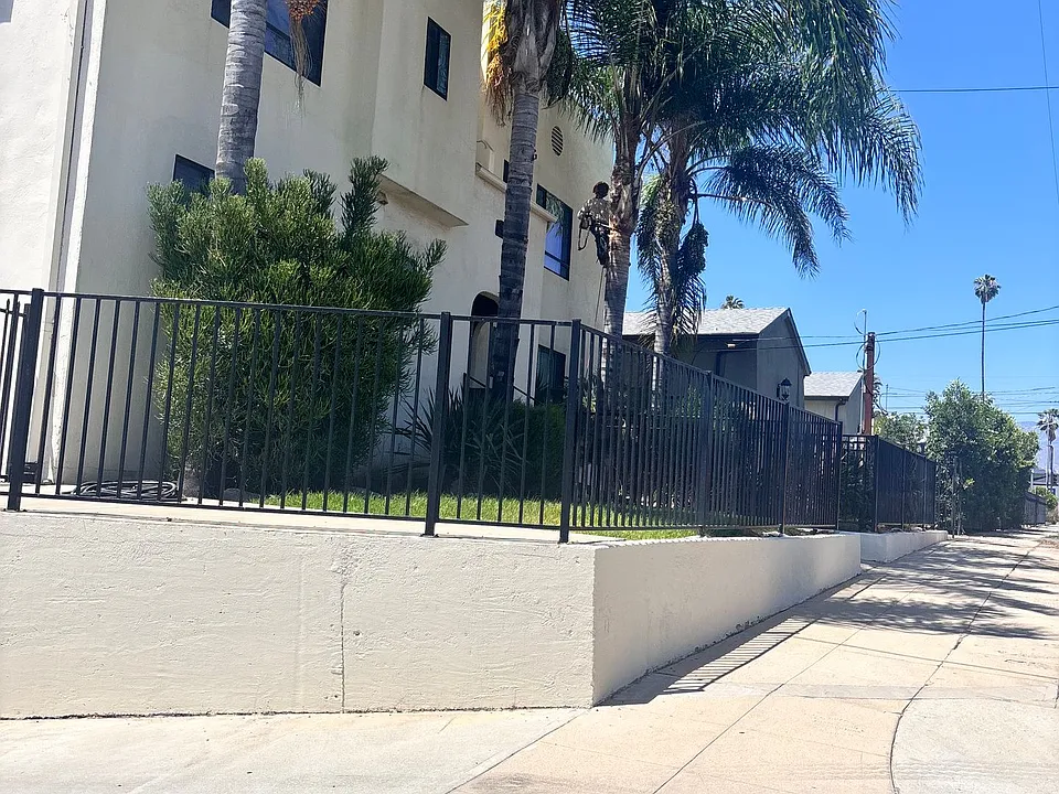 Ave 63 Apartments