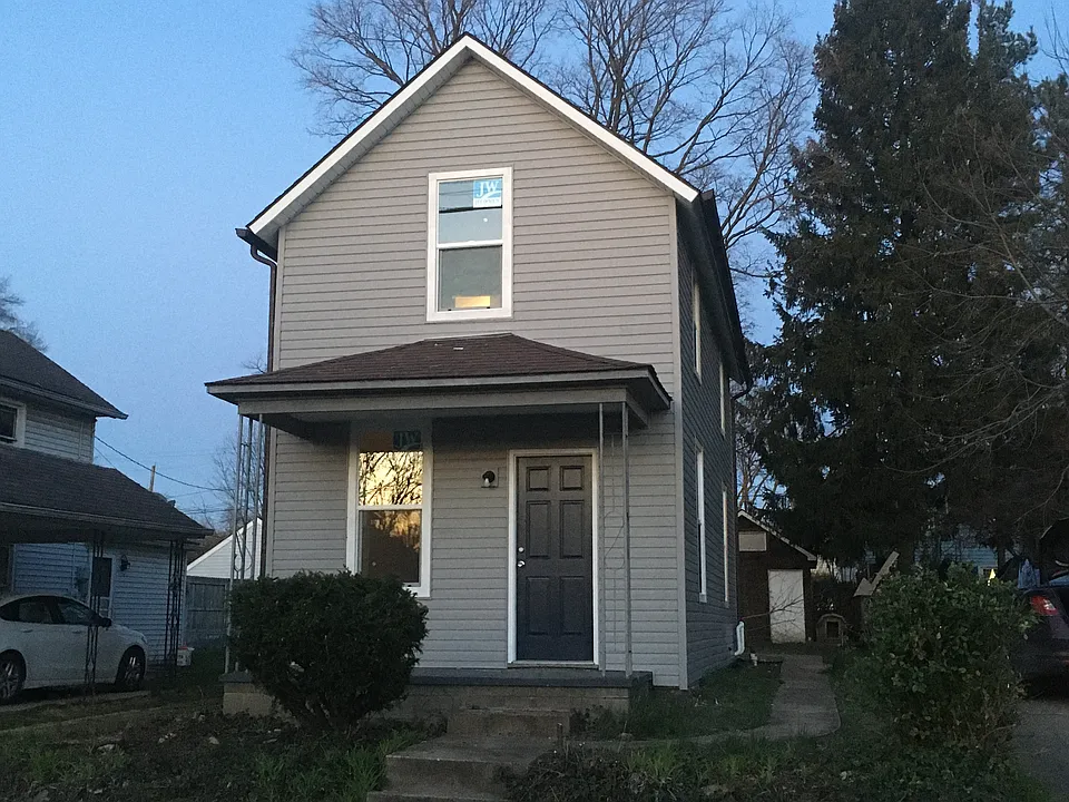 708 N Maple St