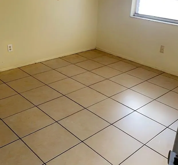 2300 W Cannon Ter NW #B — Photo 1