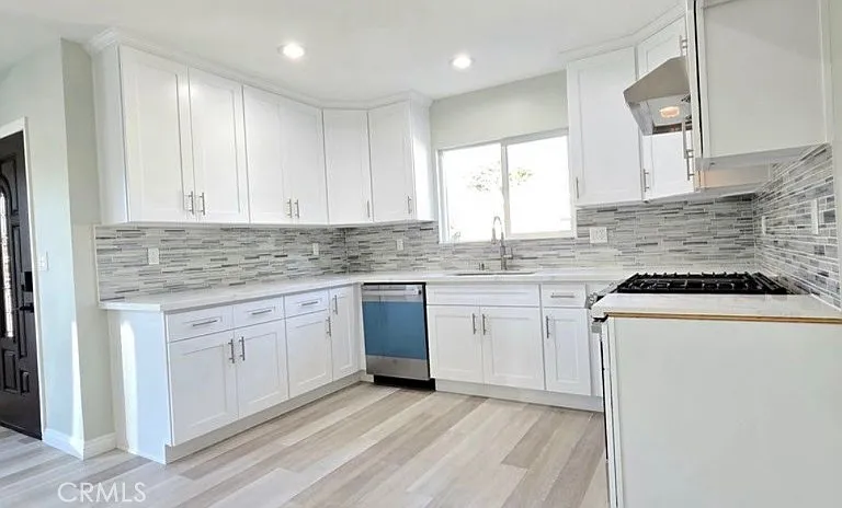 5830 N Vista St — Photo 6