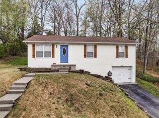 6417 NW Shaftsbury Dr, Knoxville, TN 37921