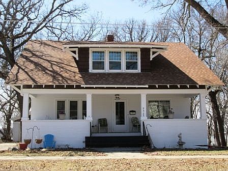 1st image of 908 Albion Ave