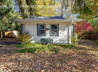 5875 Lakeview Ter, Lake View, NY 14085