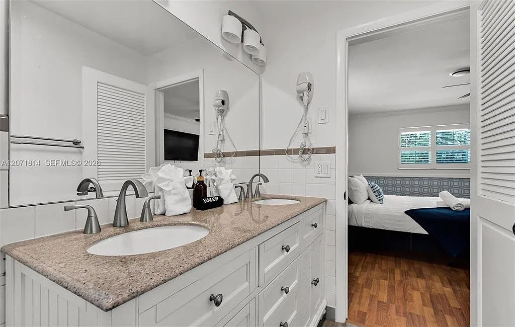 4 bed, 2.0 bath, 2202 sqft, $5,550 — Photo 4