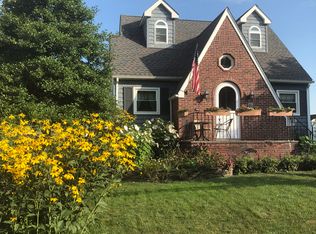 39 Jackson St, Fair Haven, NJ 07704