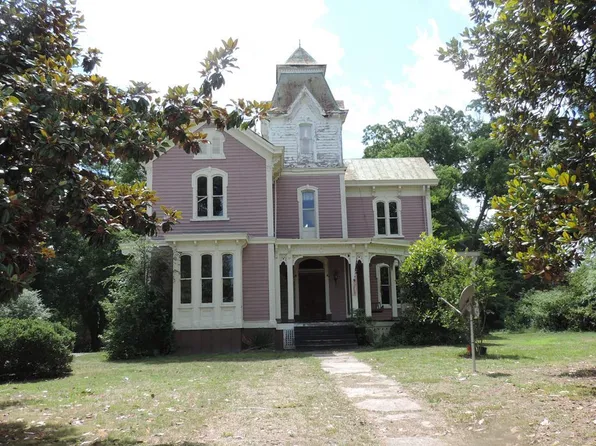 139 Mann Rd, Crewe, VA 23930