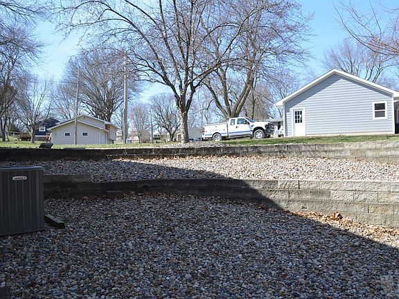5th image of 1022 Maywood Dr
