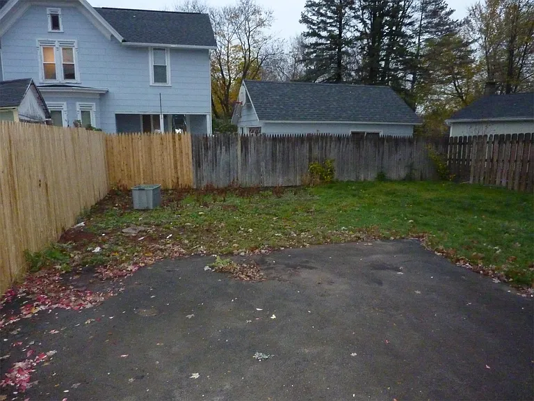 241 W Jackson St — Photo 13