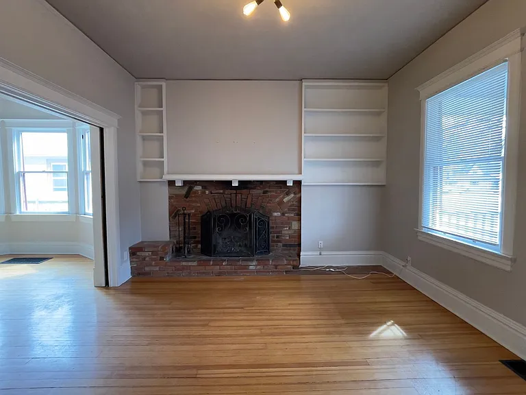 1011A N Corona St — Photo 9