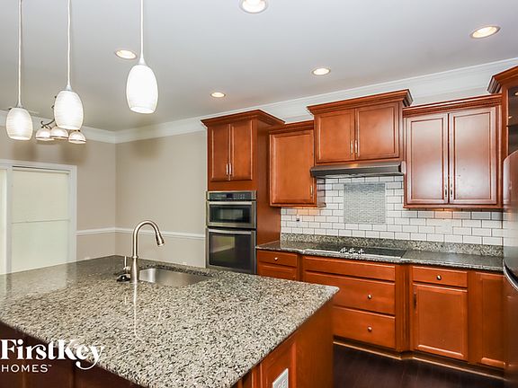5th image of 102 E Heart Pine Ln