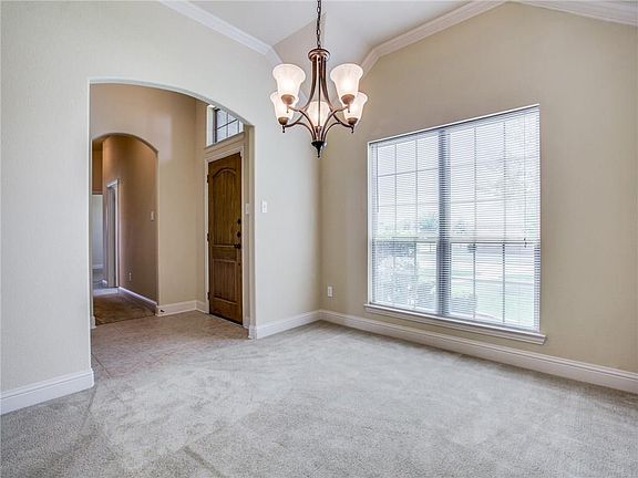 5th image of 717 Trillium Ln