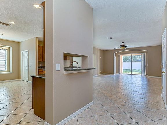 4th image of 420 Summerlyn Dr