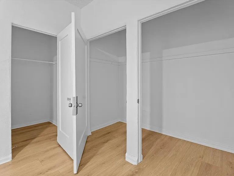 Madison Apartments — Photo 15