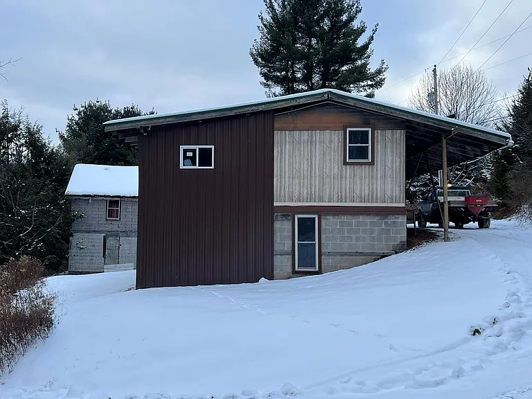211 Lick Run Rd — Photo 1