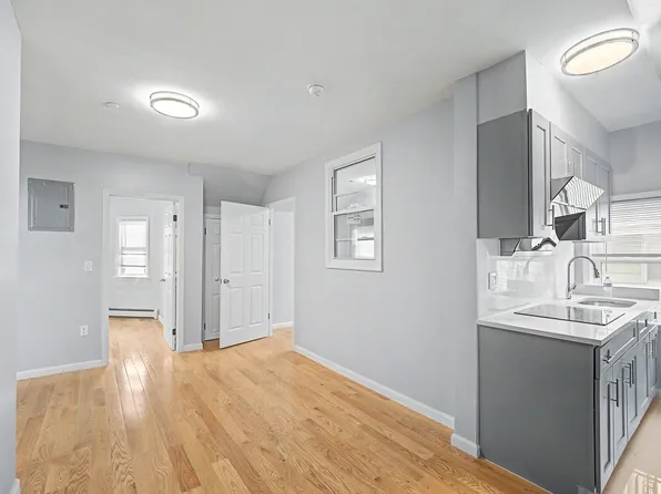 (undisclosed Address), Woodhaven, NY 11421