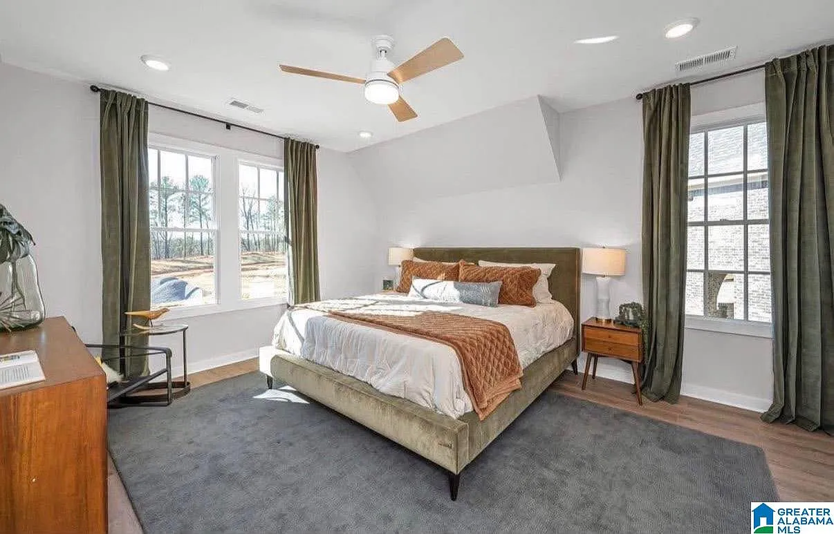 3 bed, 3.0 bath, $2,600 — Photo 4