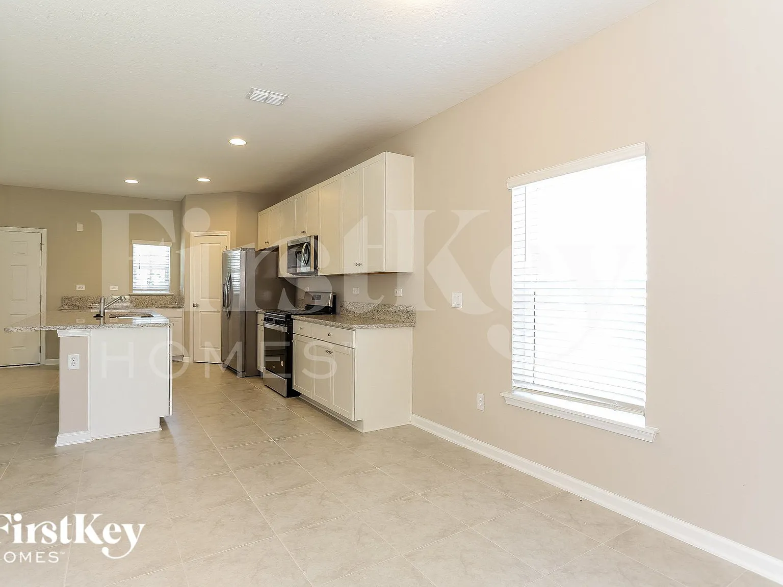 4 bed, 2.5 bath, 1958 sqft, $2,380 — Photo 4