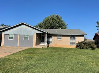 1812 Sunrise Dr, Moore, OK 73160