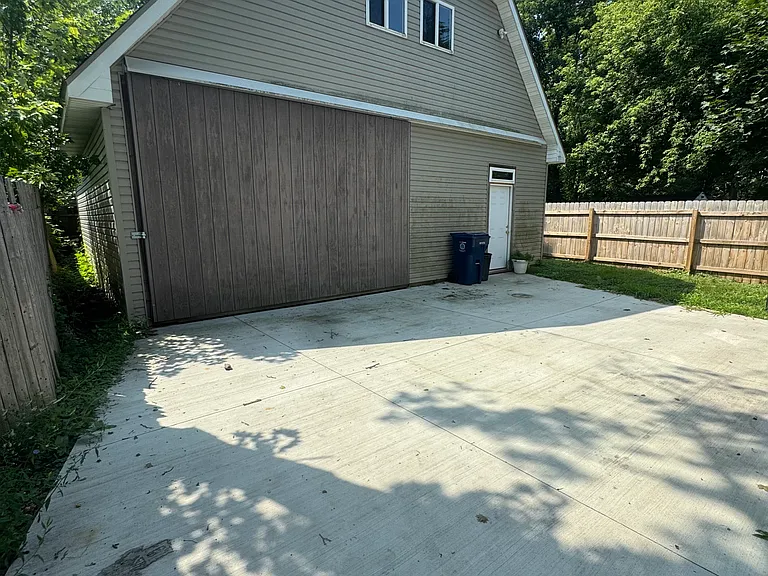 1209 Pettibone Ave — Photo 9