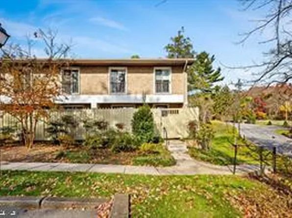 2 Hamlet Hill Rd, Baltimore, MD 21210