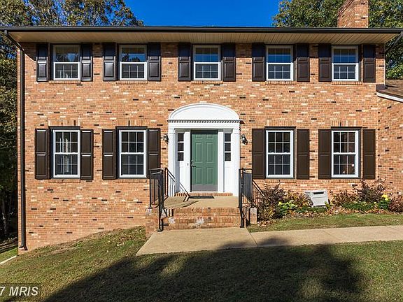 3rd image of 36 Little Creek Ln
