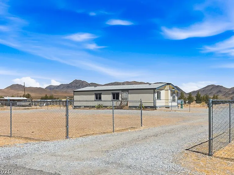 4550 W Horn Rd — Photo 1