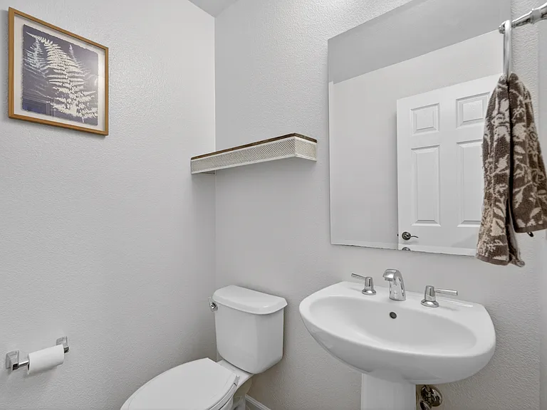 938 Visconti Pl — Photo 26