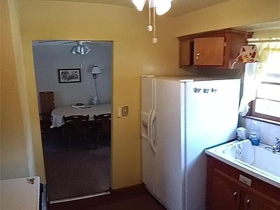 2nd image of 432 E 274th St
