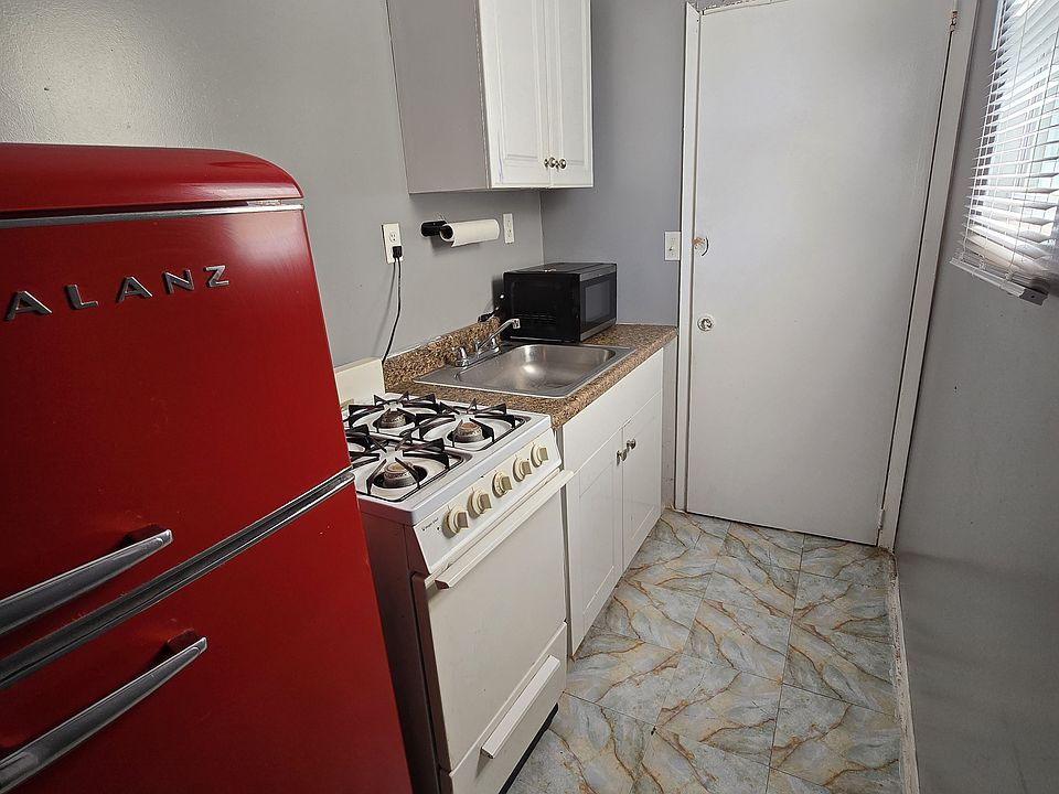 1st image of 14606 181st St