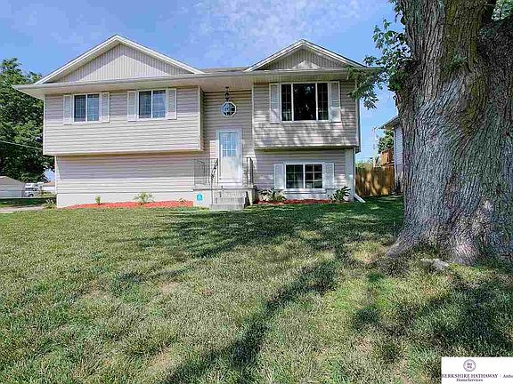 3rd image of 5656 S 49th St