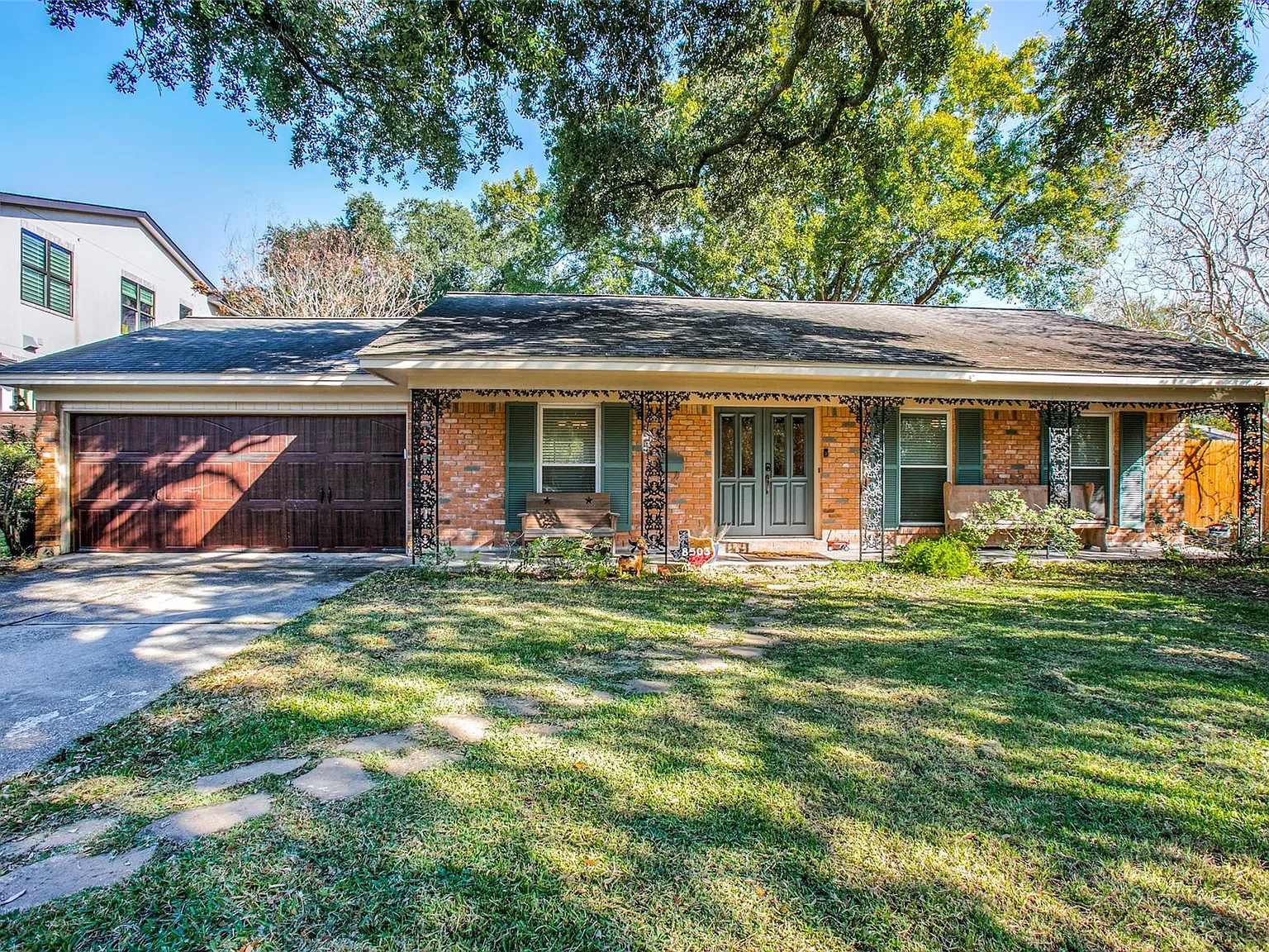 3 bed, 2.0 bath, 1893 sqft, $2,900 — Photo 2