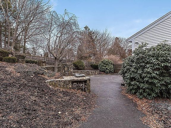 3rd image of 54 Wildwood Ln