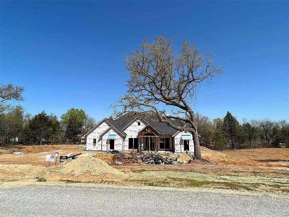 2nd image of 1004 Meadow Crst