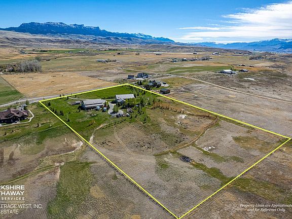 2nd image of 15 Ridge View Tr