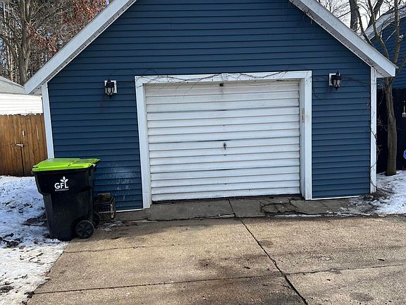 4th image of 516 W Grove St