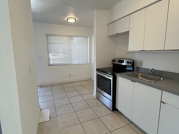 3rd image of 1989 N Glades Dr #8